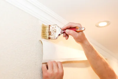 Pose de papier peint à Jausiers — revêtements muraux et toiles de verre